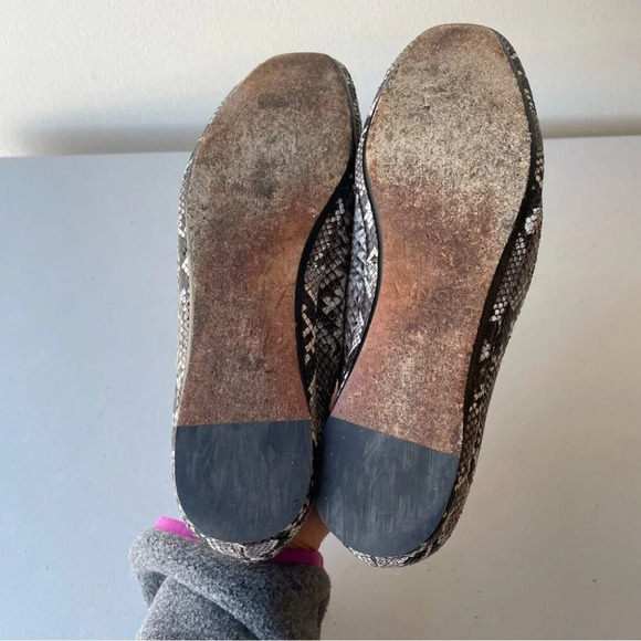 Vince Snakeprint Womens Contemporary Loafer Flats Slip On Shoes Size 37M / 7M - Picture 9 of 12